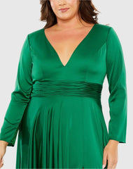 Green Long Sleeve V Neck A Line Gown (Plus)